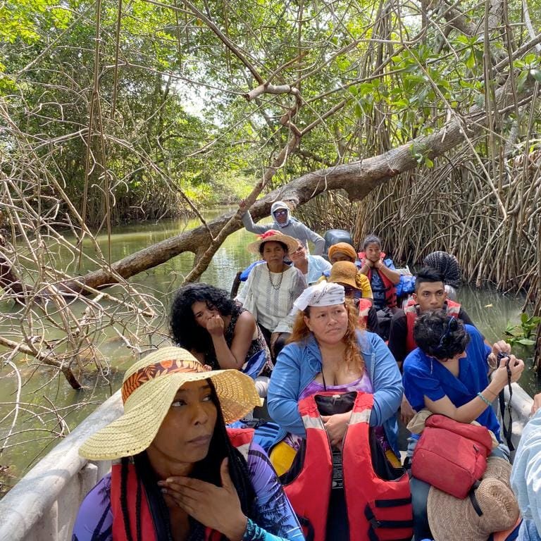 Ecuador: Recolectores y pescadoras - Rizomas de vida