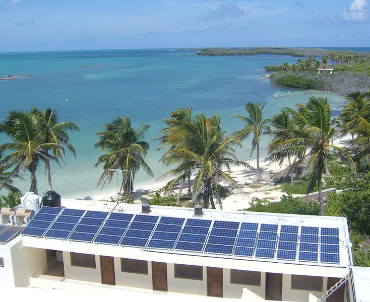 El centro para visitantes ofrece una visión general del Parque Nacional Isla Contoy y hace demostraciones sobre técnicas modernas de abastecimiento y de eliminación de basuras. El centro para visitantes ofrece una visión general del Parque Nacional Isla Contoy y hace demostraciones sobre técnicas modernas de abastecimiento y de eliminación de basuras.